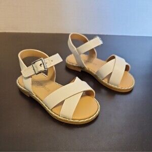 Tucker + Tate Arya Girls Cross Strap White Faux Leather Sandals Sz 2